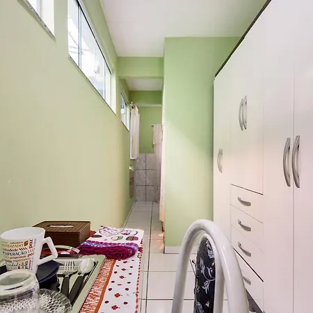 Suite para solteiro com varanda no Rio de Janeiro-2
